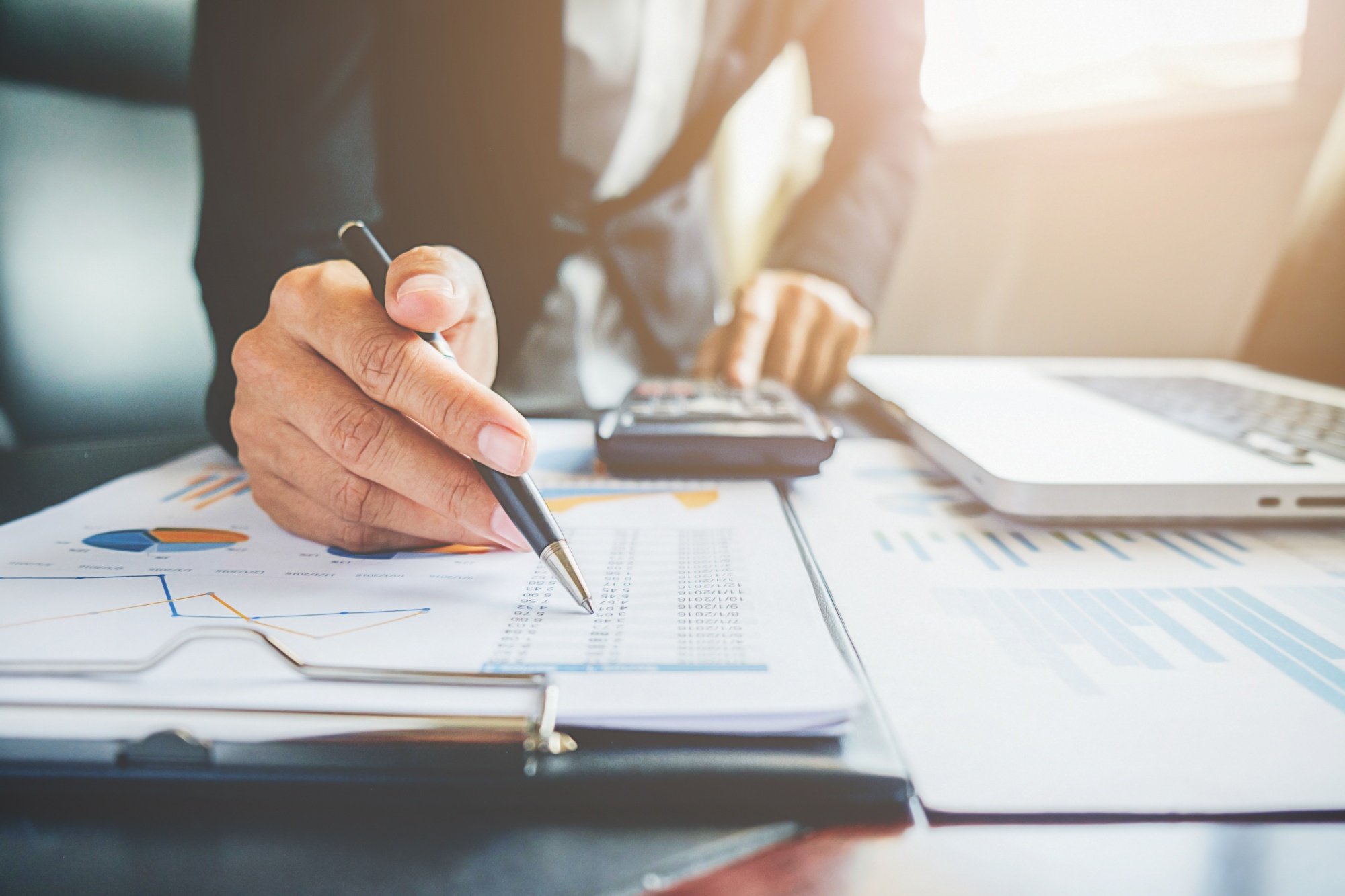 Compliance lead coordinating labour law requirements across locations